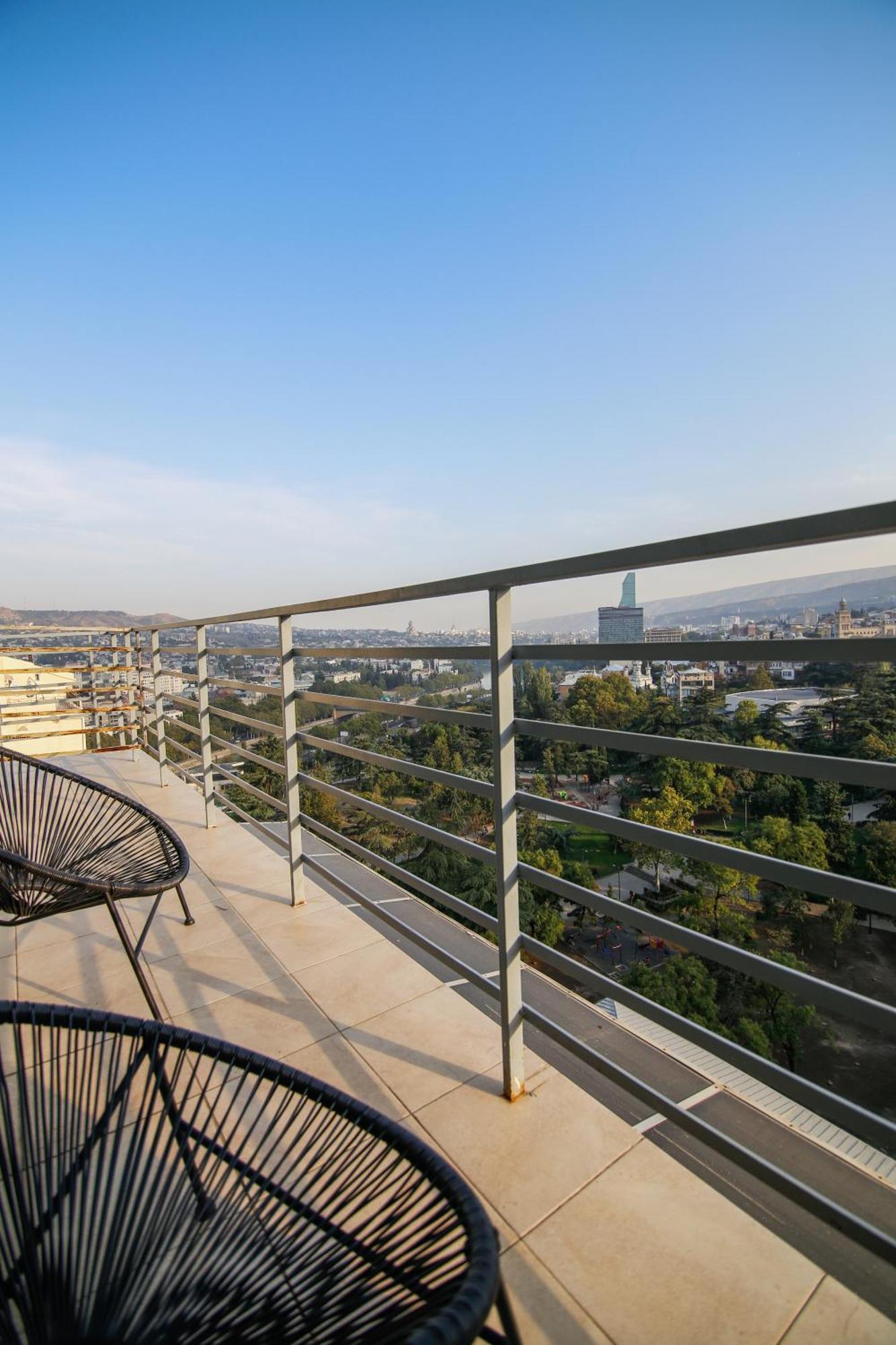 Panorama 360° Hotel Тбілісі Екстер'єр фото